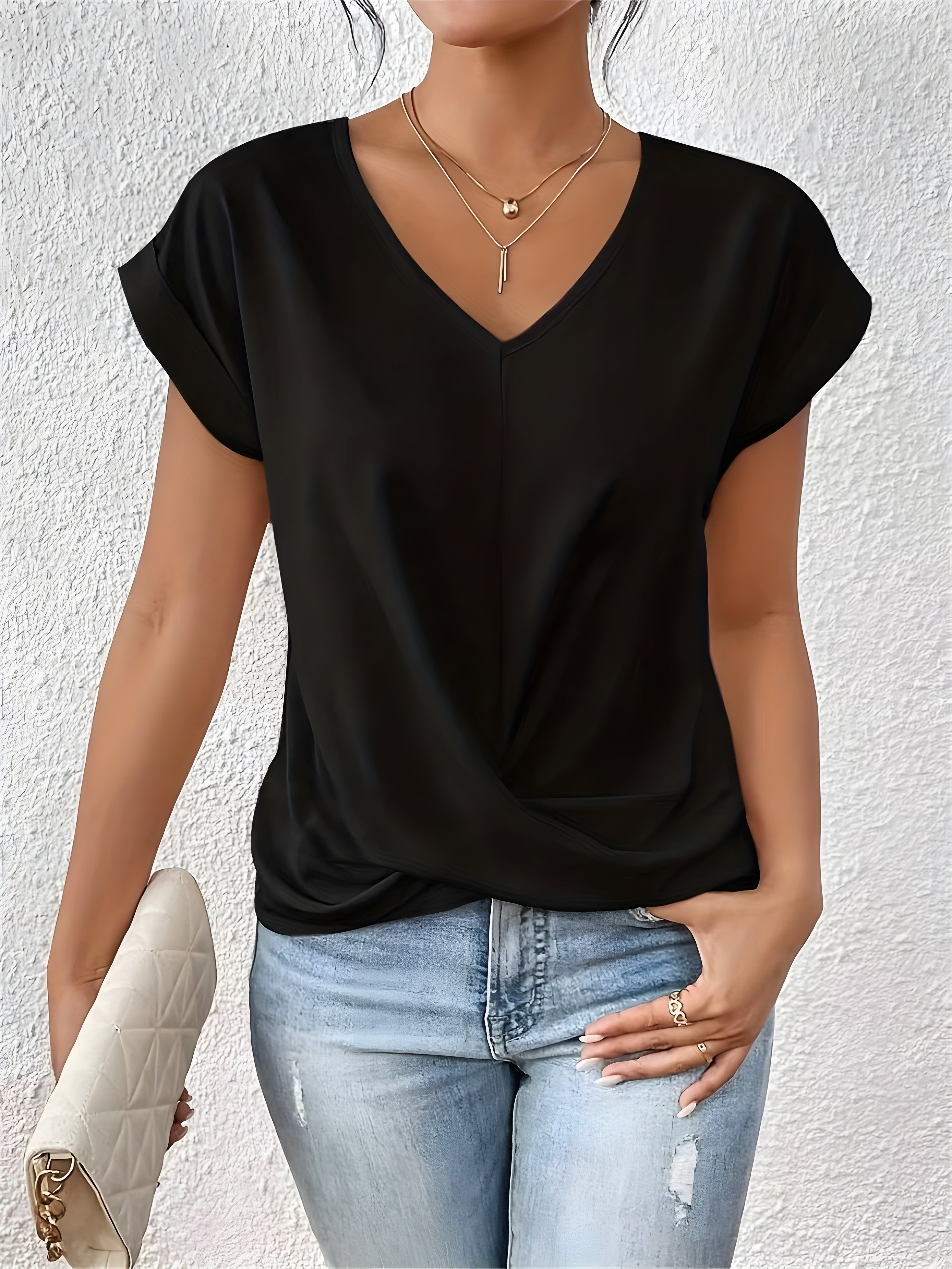 Quinn | Elegant V-Neck Top
